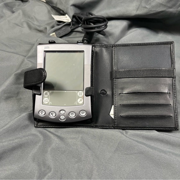 Palm Handheld m515 with Black Leather Case - Picture 2 of 7